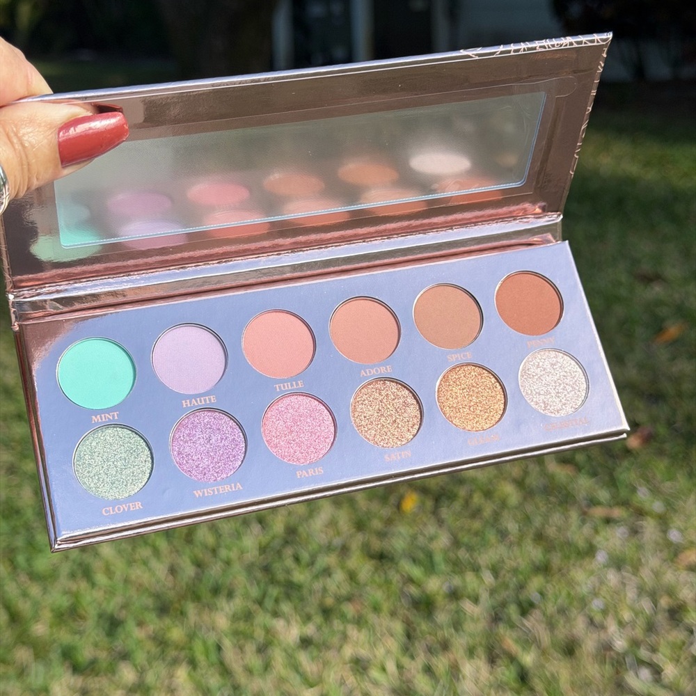 GIRLACTIK The Essential Eyeshadow Palette Vol 2 - Picture 7 of 11
